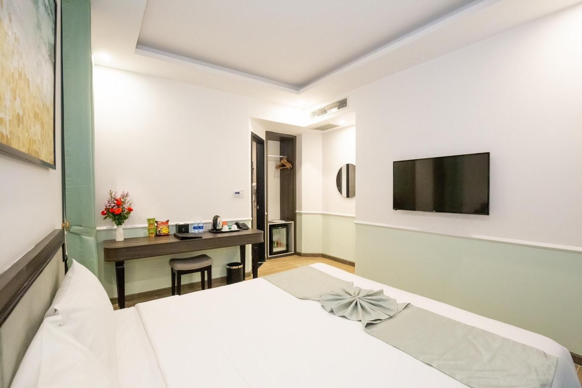 Khách sạn Paralia Khem 4*